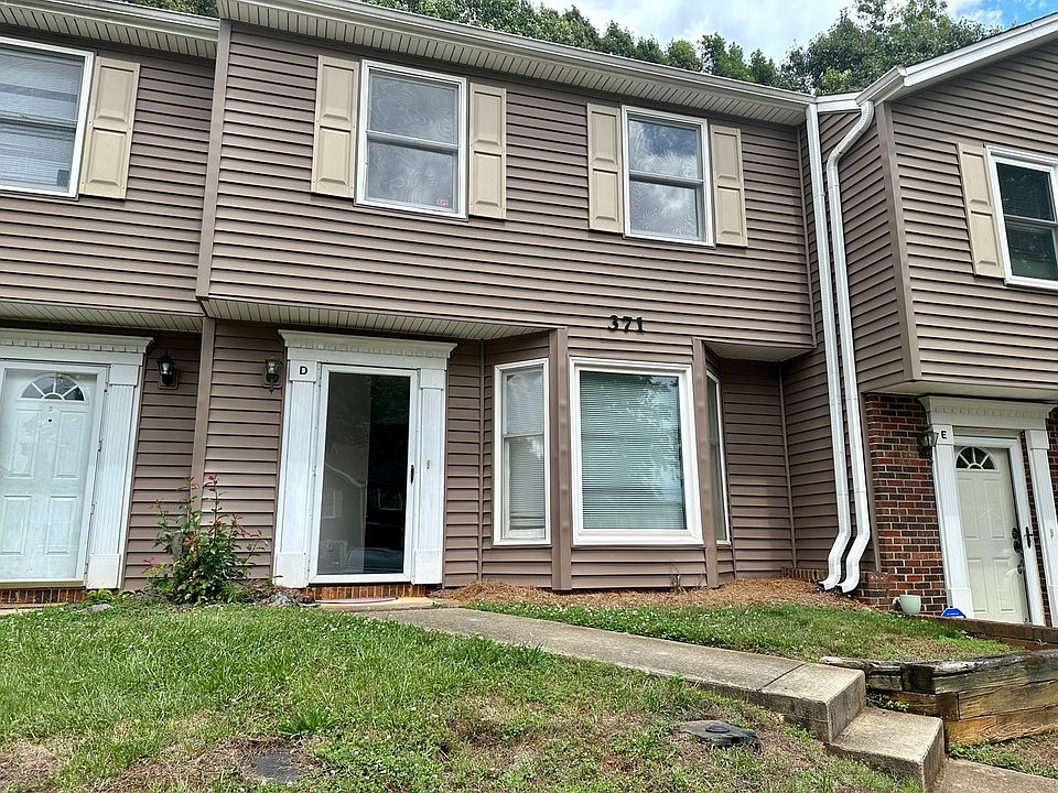 1st image of 371 D E Montcastle Dr