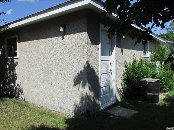 5th image of 267 Smith St N