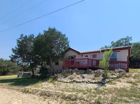 222 PECOS RD, Bandera, TX 78003