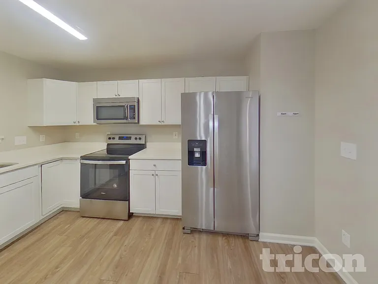 705 Continental Dr — Photo 4