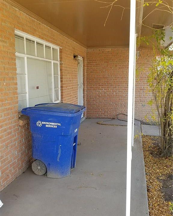 2nd image of 329 De Vargas Dr