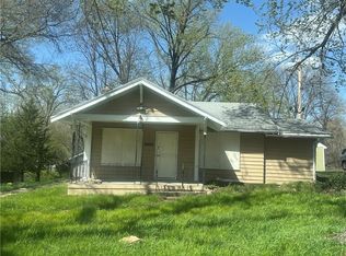 5000 Yecker Ave, Kansas City, KS 66104