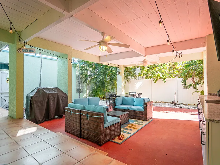 105 21st Ave — Photo 35
