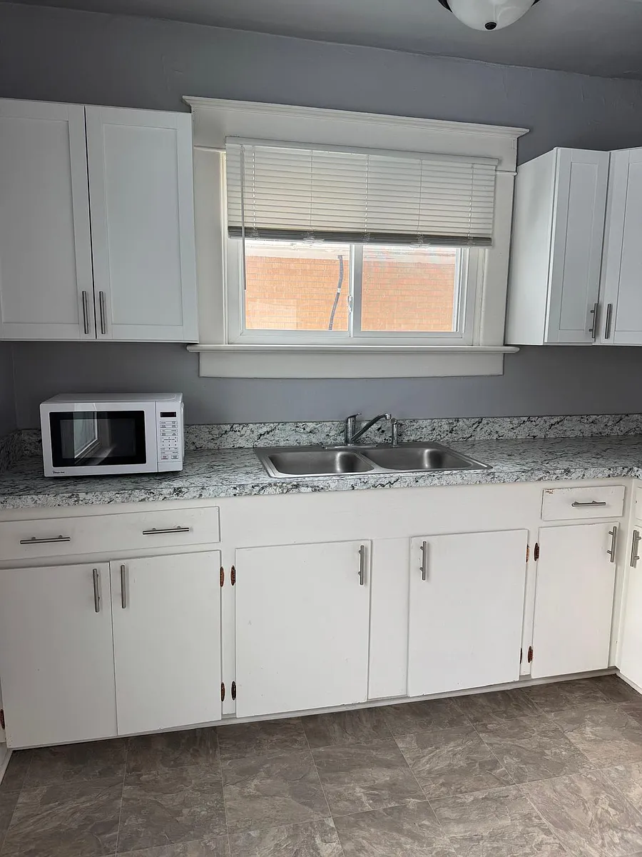 Building Photo - 1426 E St #2