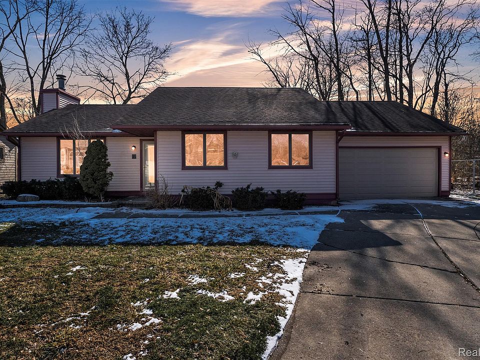 1st image of 15 Lana Ct #7
