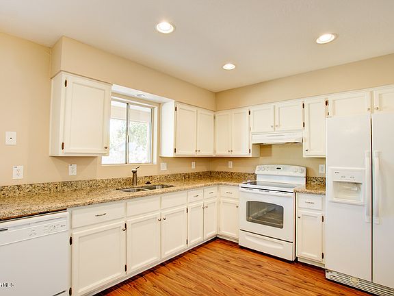 2nd image of 11020 E Vine Ave