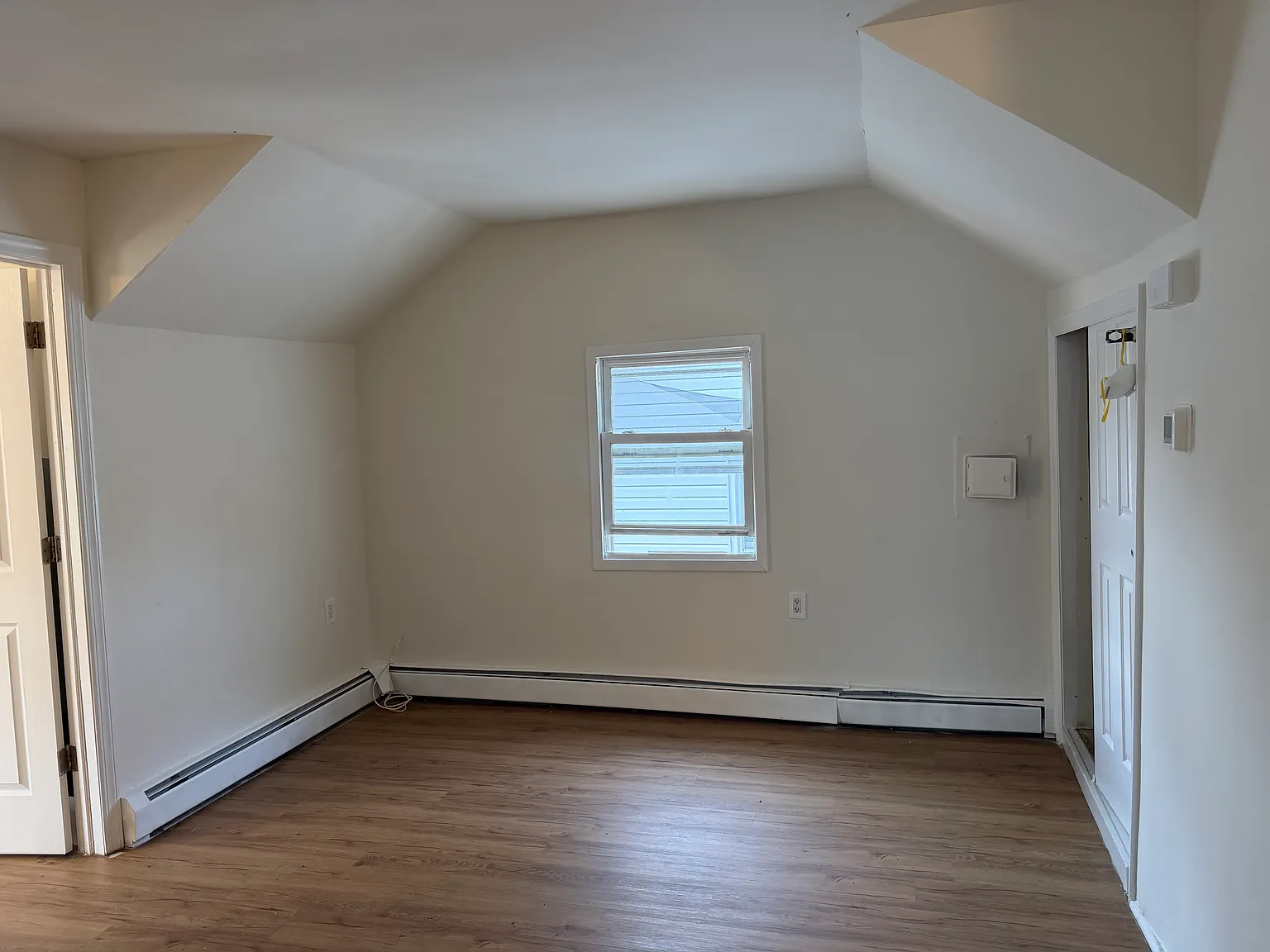 1 bed, 650 sqft, $1,300 — Photo 3