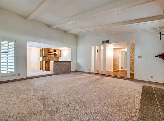 3rd image of 948 Lombardy Dr