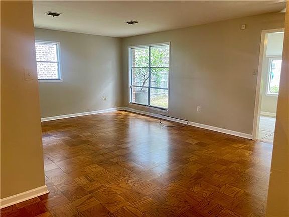 4th image of 715 Ashlawn Dr