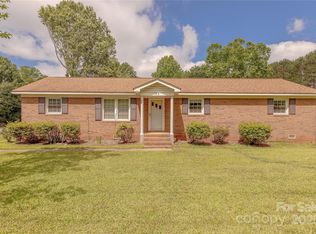 5840 Potter Rd, Matthews, NC 28104