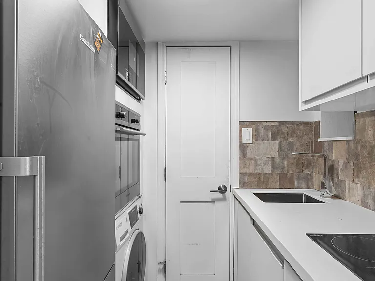 746 9th Ave #1A — Photo 9
