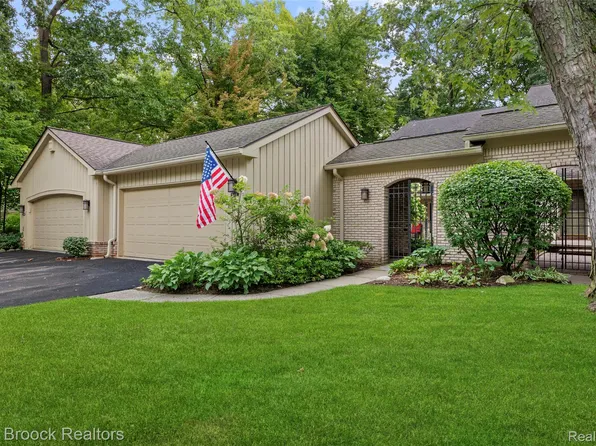 1188 Glenpointe Ct, Bloomfield Hills, MI 48304