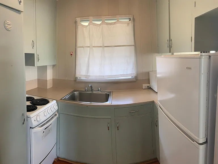 1413 Ward Ave #D — Photo 3