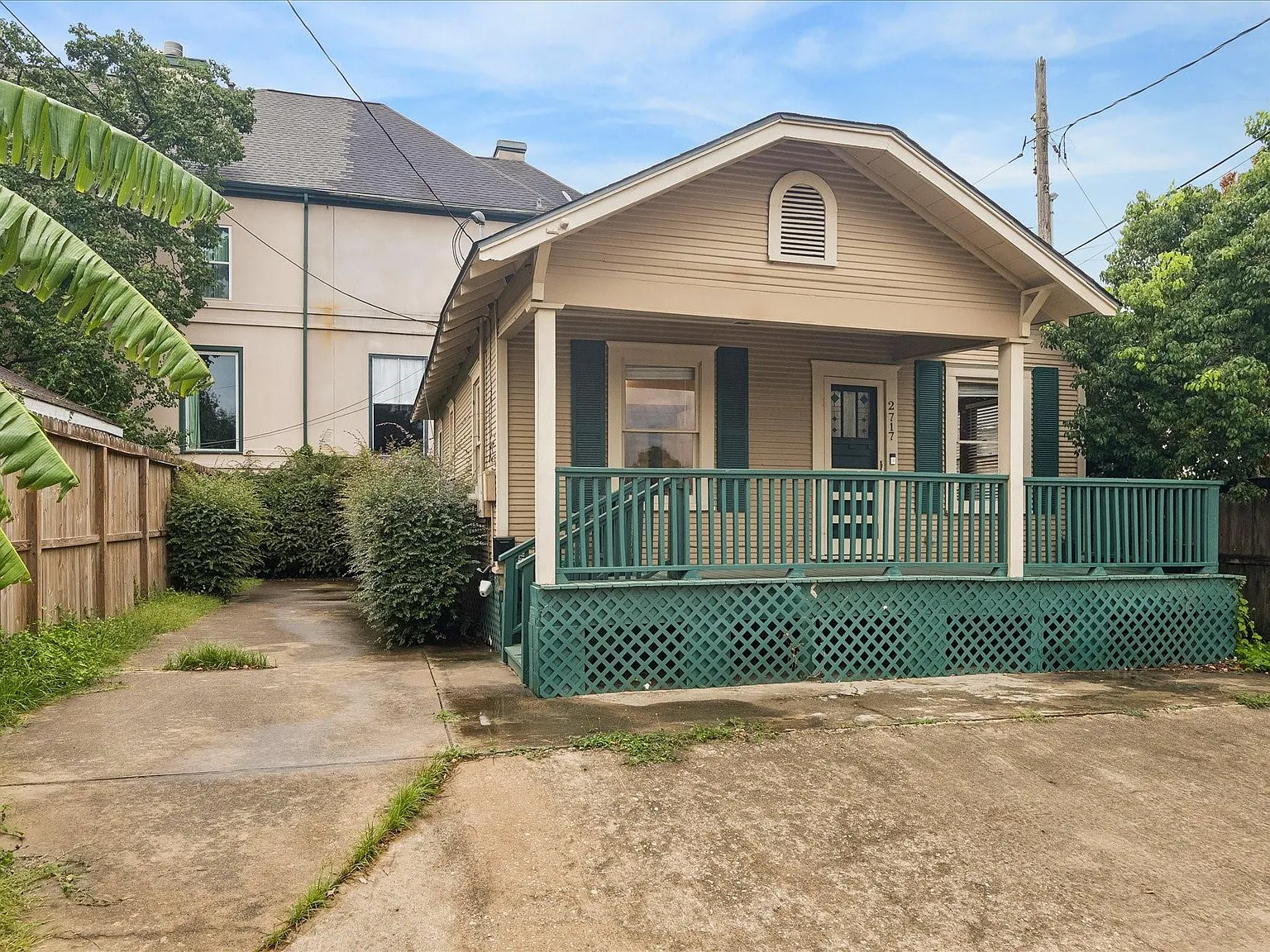 2 bed, 1.0 bath, 949 sqft, $2,200 — Photo 1