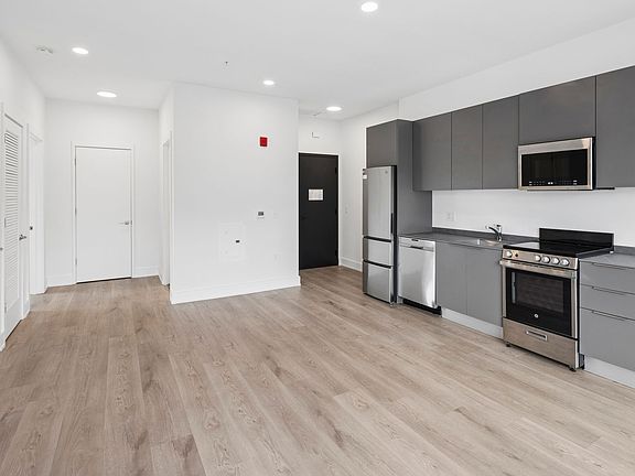 3rd image of 1324 N Capitol St NW APT 301