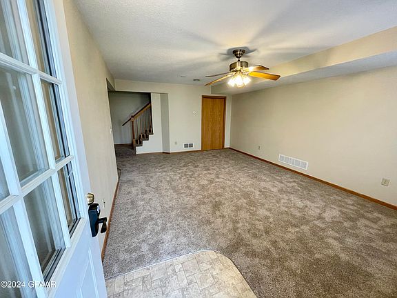 3rd image of 3901 Meadow Brook Ct