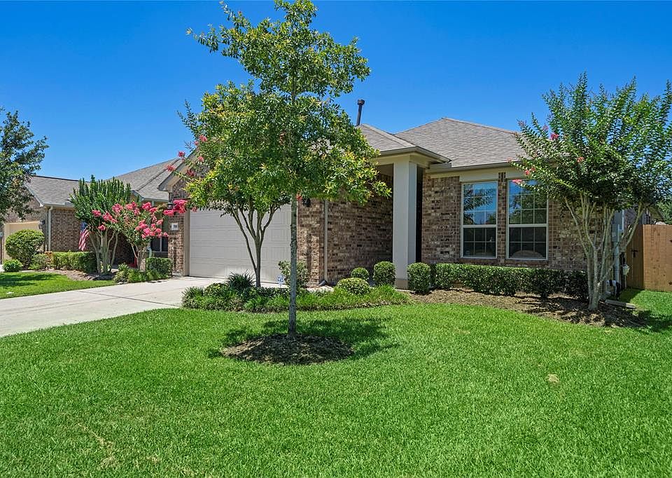 1st image of 720 Saturnia Ln
