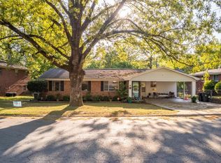 8 Flag Rd, Little Rock, AR 72205