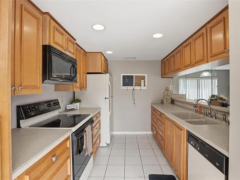 1821 18th Ln — Photo 8
