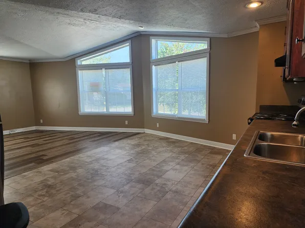 14496 Bronte Dr S #370, Utica, MI 48315