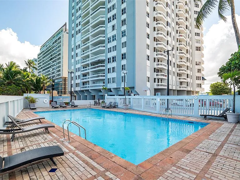 3205 Isla Verde Ave #603 — Photo 27