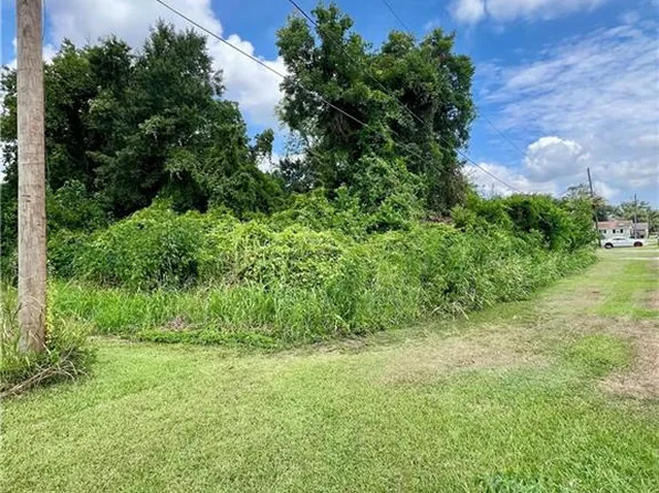 E 3rd St, Belle Chasse, LA 70037