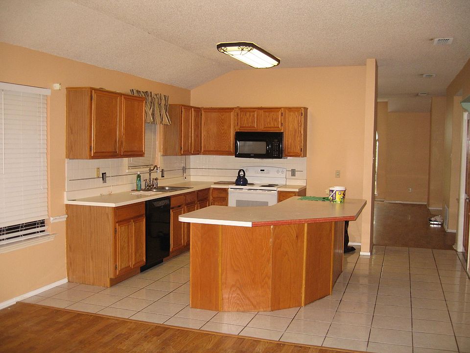 2nd image of 1741 Duster Cir