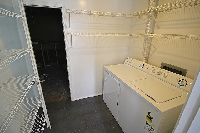 4314 Warwick | Updated Unit in Quiet Neighborhood — Photo 4