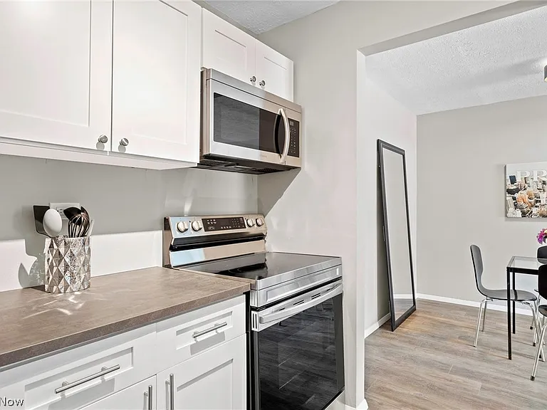 10532 Clifton Blvd #107 — Photo 7