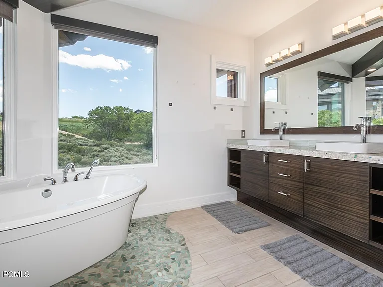 1135 E Lasso Trl — Photo 18