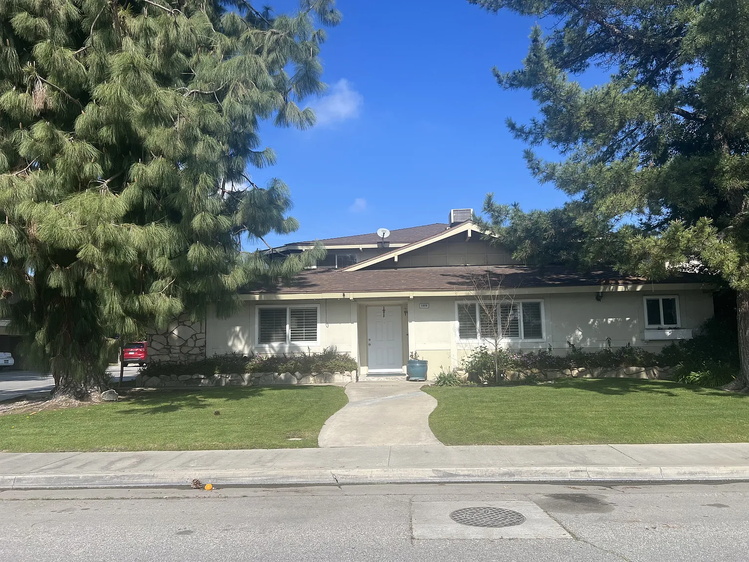 5908 Stockdale Highway - 4 — Photo 1