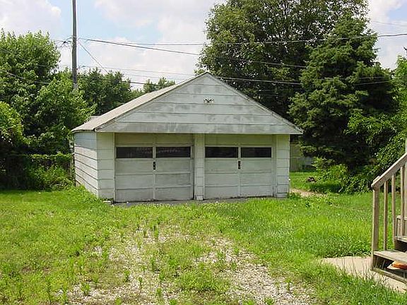 2nd image of 2246 S Harlan St