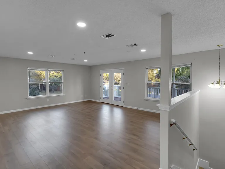 300 Wildwood St — Photo 22