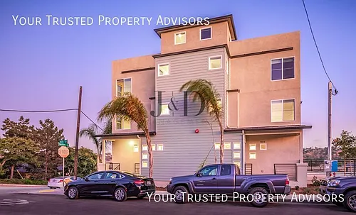 5845-5855 Riley St Photo 1
