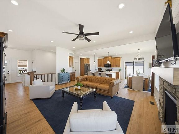 5th image of 902 Jack Ln