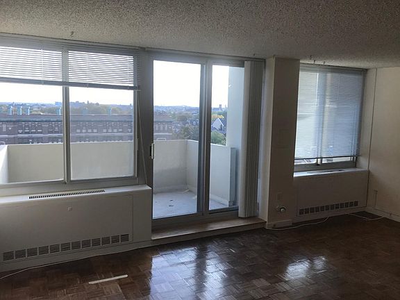 4th image of 604-36 S Washington Sq APT 805