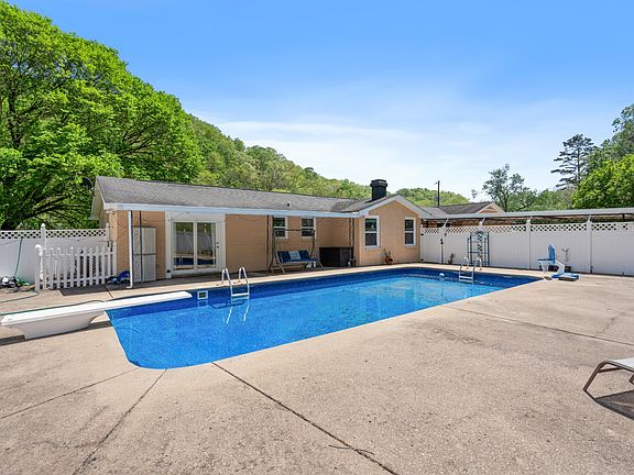 2nd image of 1142 Indian Springs Rd