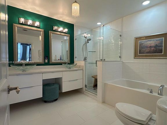 4th image of 3001 NE 185th St APT 532