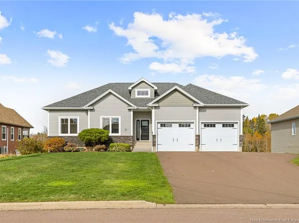 21 Hammond St, Moncton, NB E1A 6C4