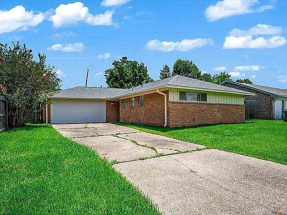 5404 Lorraine Dr