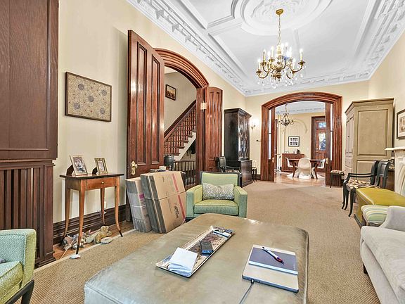 4th image of 25 Cambridge Pl Unit 2
