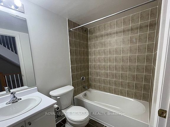 4th image of 870 Jane St #218