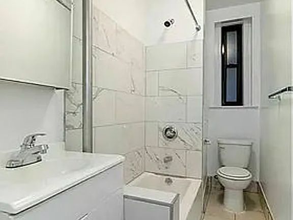 5th image of 164 Waverly Pl APT B2