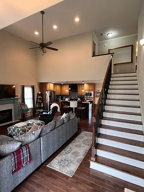 4 bed, 2290 sqft, $2,600 — Photo 3