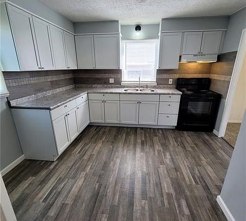 3rd image of 2349 Englewood Ct