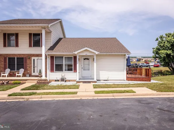 141 1st St, Broadway, VA 22815