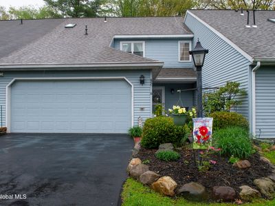 92 Commonwealth Drive, Glenmont, NY, 12077