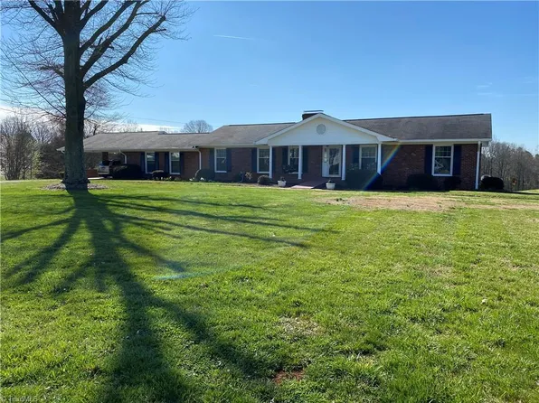 126 Red Kirby Rd, King, NC 27021