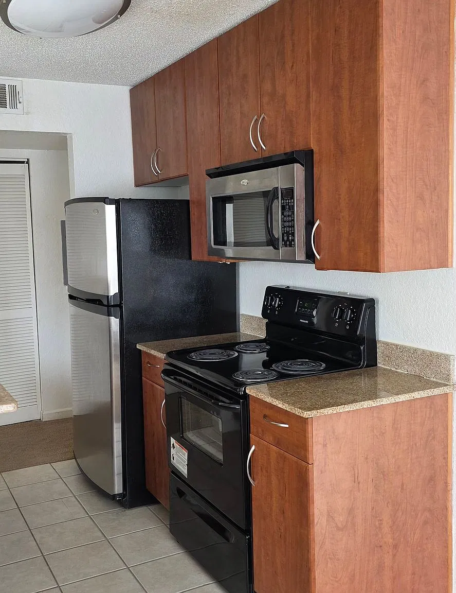 Luxury Condos. One bedroom one bath — Photo 3