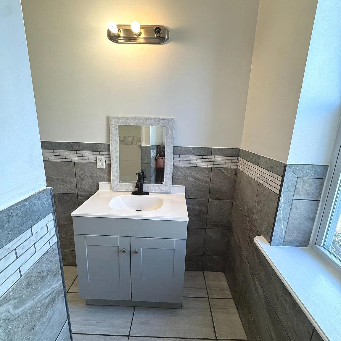 4 bed, 1.5 bath, 2506 sqft, $1,700 — Photo 4